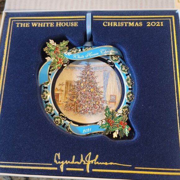 2021 Official White House Christmas Tree Ornament Gold Tone w BOX - Picture 2 of 5